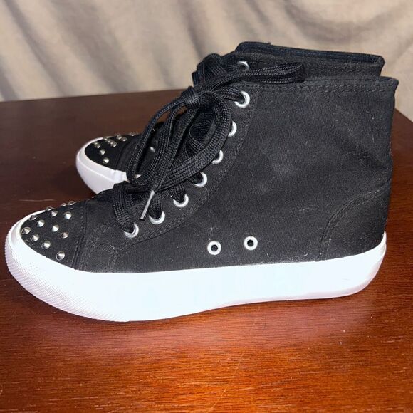 Torrid high top studded toe sneakers size 6 - Picture 7 of 8